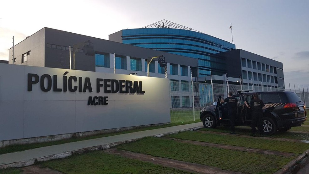 Polícia Federal deflagra operação contra advogados ligados à membros de facção no Acre