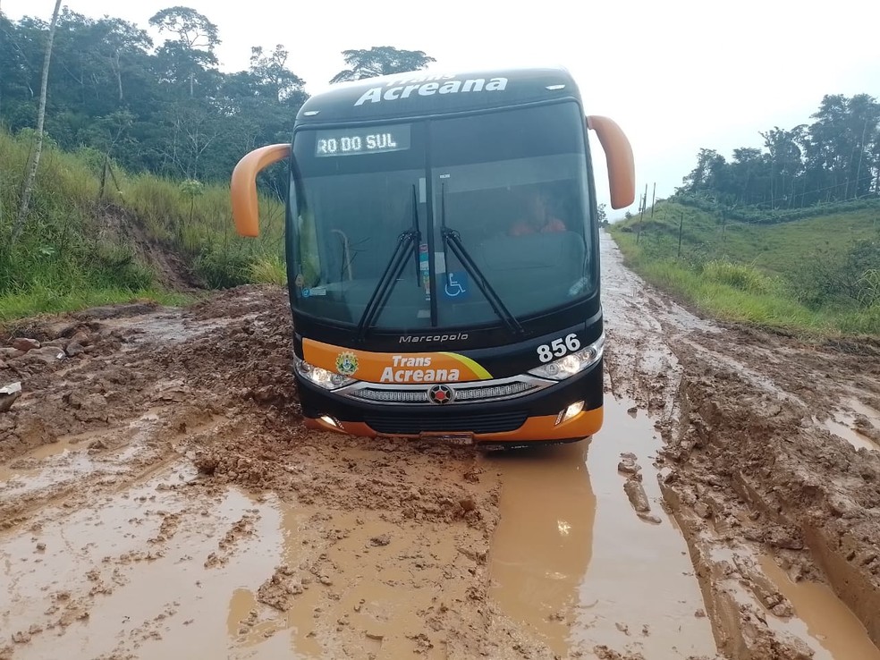 BR-364, no Acre, é a terceira pior rodovia do Brasil, mostra levantamento