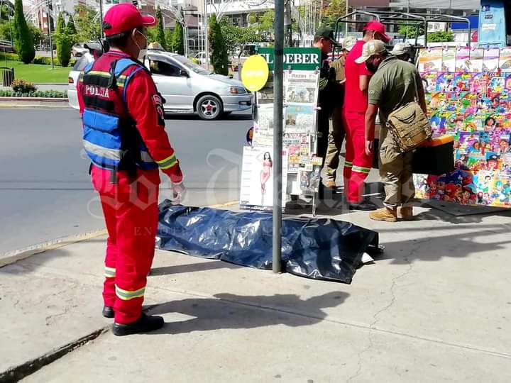 Brasileira morre após tropeçar e cair em rua de Cochabamba e autoridades bolivianas procuram familiares