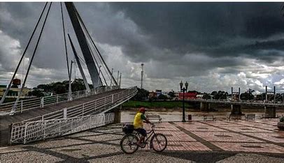 Acre entra em alerta para chuvas intensas e nível do rio Acre deve voltar a subir nos próximos dias