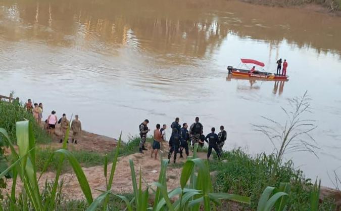 Bêbado, jovem pula de ponte e morre afogado em rio no interior do Acre