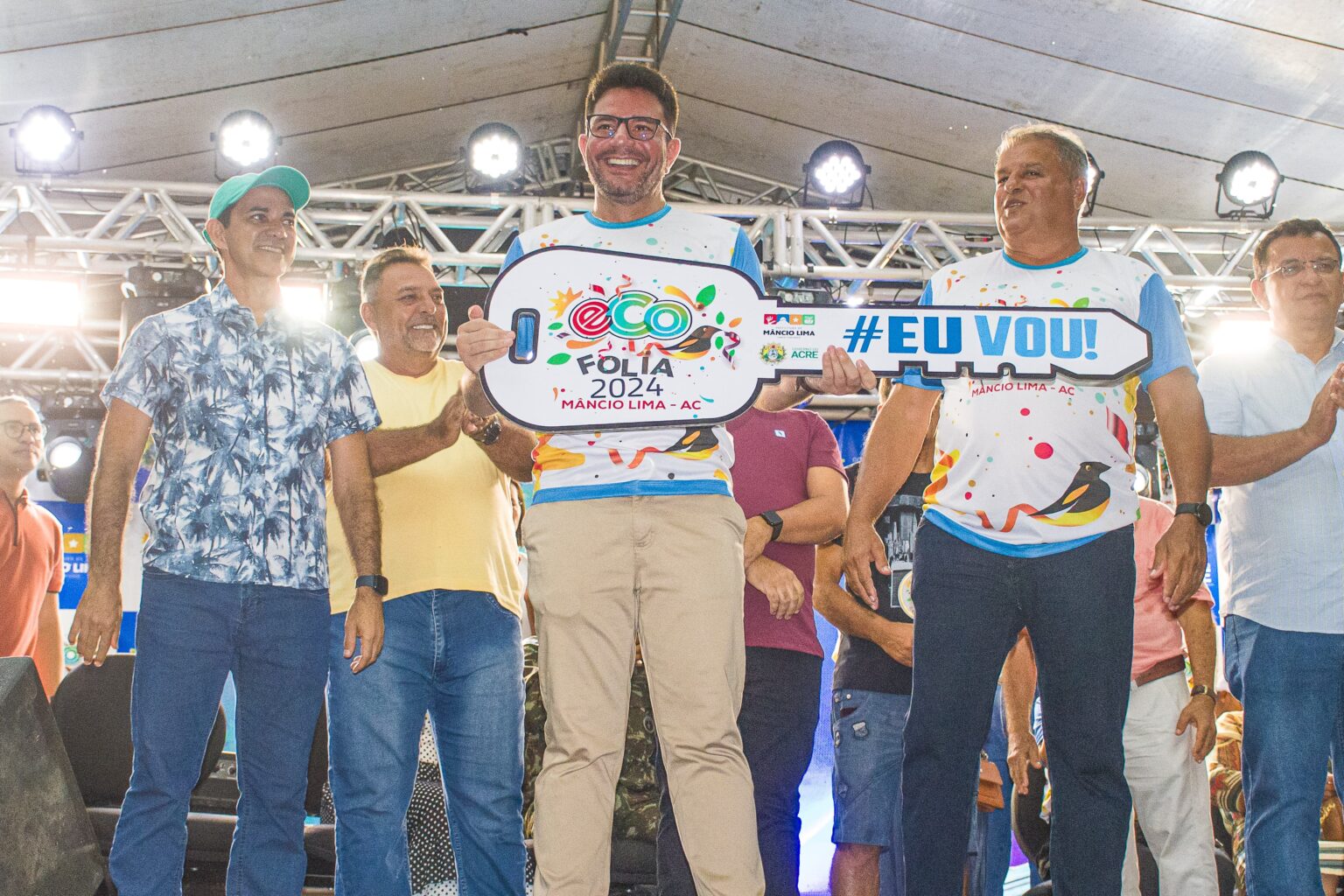 Gladson entrega primeira etapa de reconstrução da Alameda das Águas no pontapé inicial do Carnaval, em Mâncio Lima