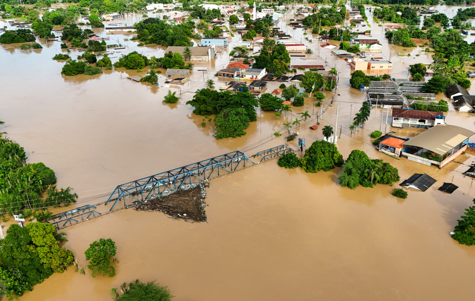 Após atingir nível histórico, nível do rio em Brasiléia tem baixa de 40cm em menos de 24 horas