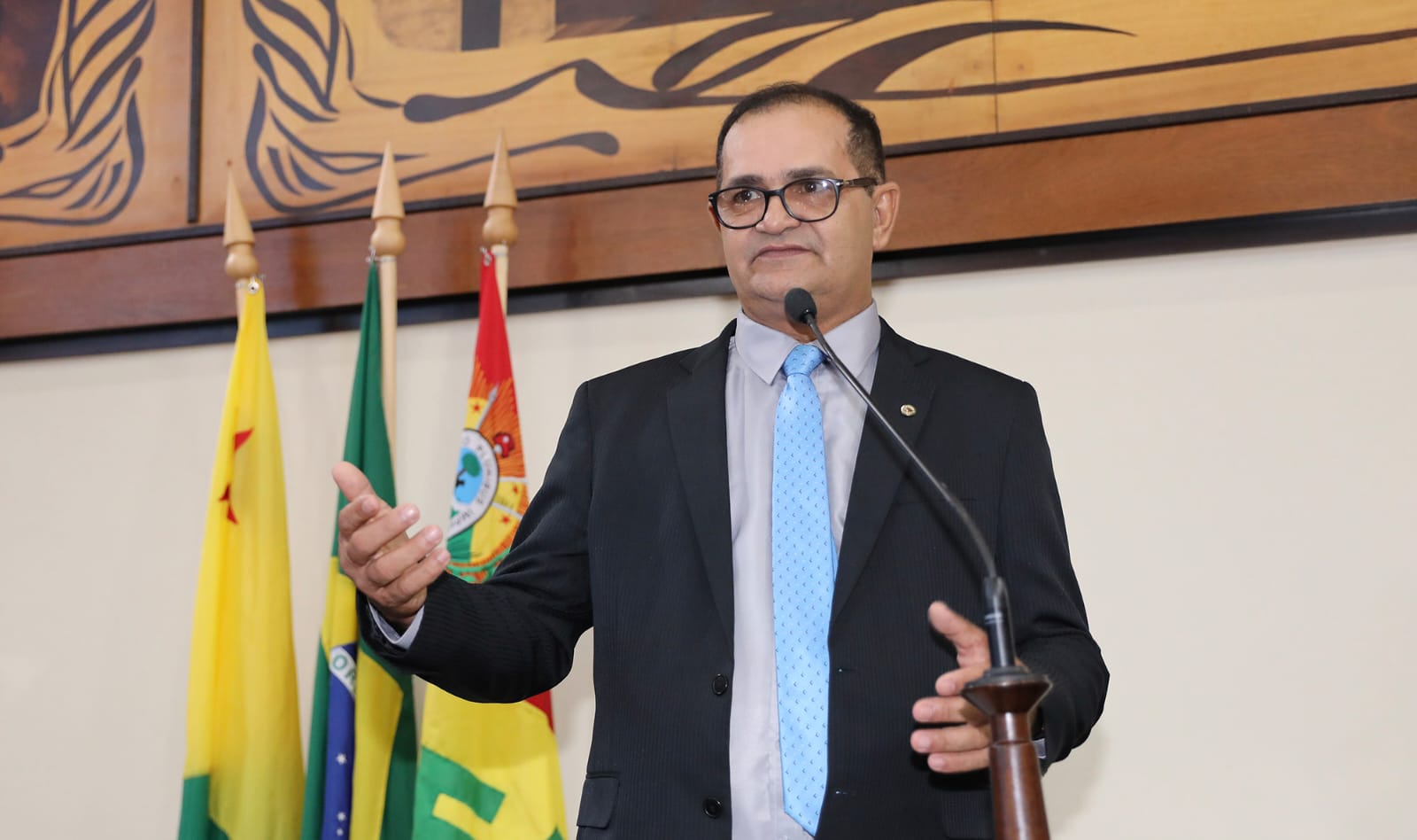 Sem prestígio, deputado Tanízio Sá fala sobre zona franca e é ignorado por todos na Assembleia Legislativa