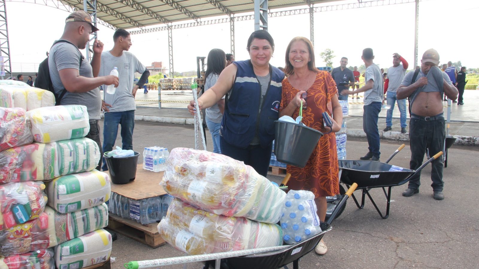 Prefeitura de Rio Branco prevê distribuição de 15 mil kits aos alagados com a Operação Dignidade