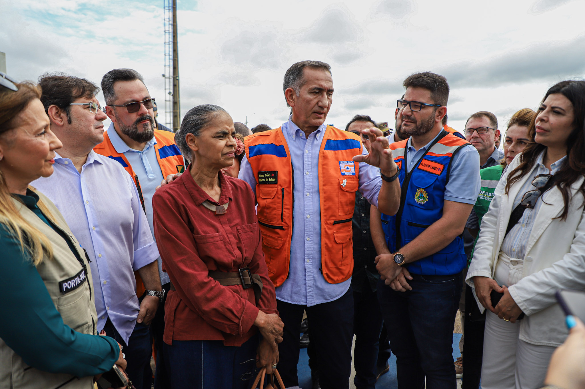 Gladson Cameli recebe ministros para visita em áreas atingidas pela cheia histórica do Rio Acre