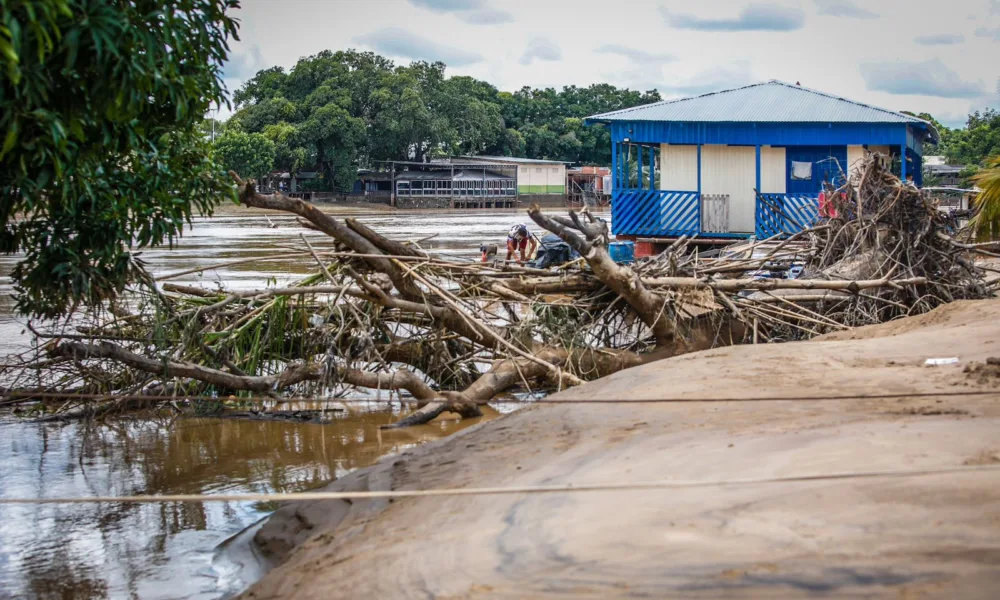 Rio Acre marca 15,05m pode sair da cota de transbordamento ainda neste domingo