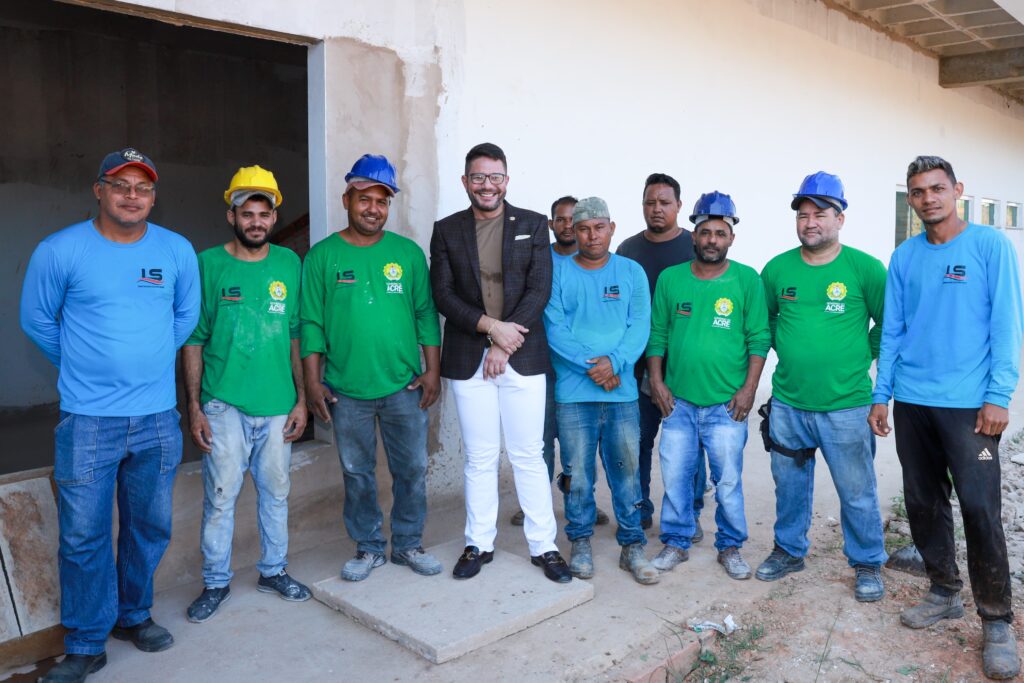 Gladson Cameli visita construção da nova sede do Instituto de Meio Ambiente do Acre