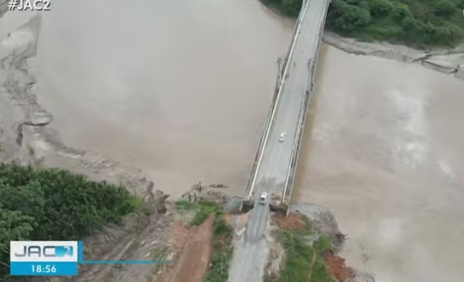 Tráfego na BR-364 é interditado para mais uma intervenção na ponte sobre o Rio Tarauacá