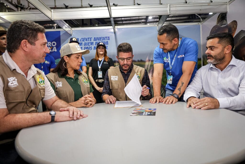 Governo do Acre assina contrato para construção de 250 novas unidades habitacionais na Cidade do Povo