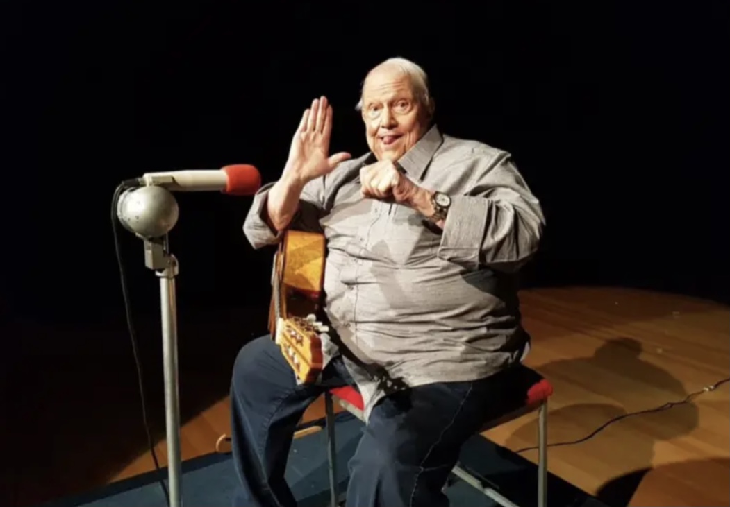 Comediante Ary Toledo morre aos 87 anos em hospital de São Paulo