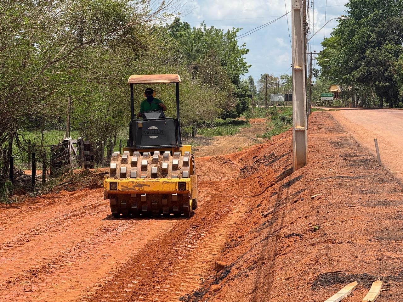 Deracre vistoria obras da nova entrada de Plácido de Castro