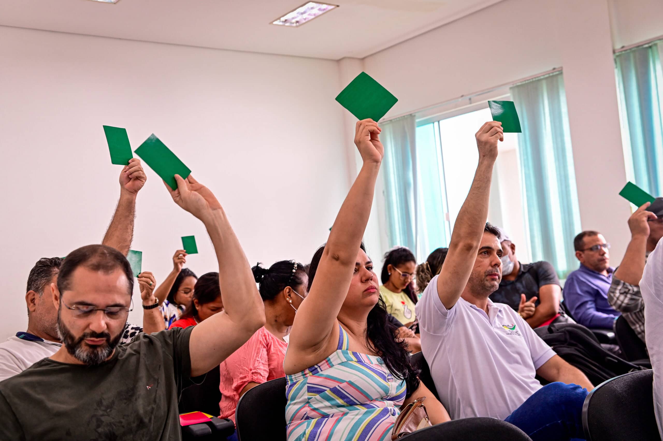 Governo mantém diálogo com pacientes sobre setor de nefrologia da Fundhacre e apresenta proposta de instalação de nova UTI