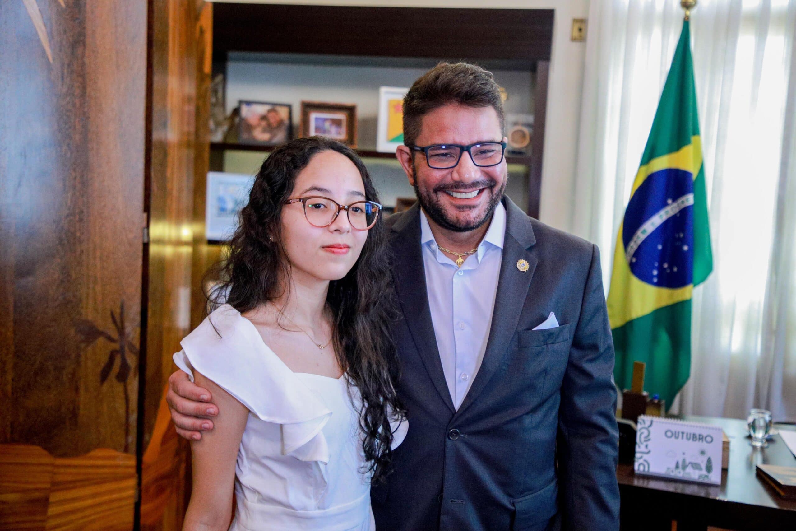 Jovem acreana selecionada para cursos de liderança nos Estados Unidos recebe apoio do governo do Estado para realizar sonho