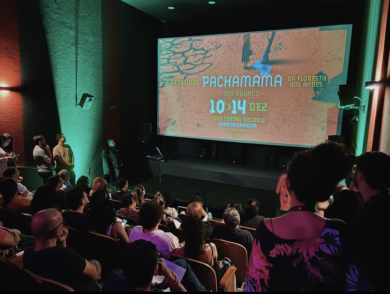 Festival Pachamama inicia com casa cheia e exibição do filme “O Clube das Mulheres de Negócios”