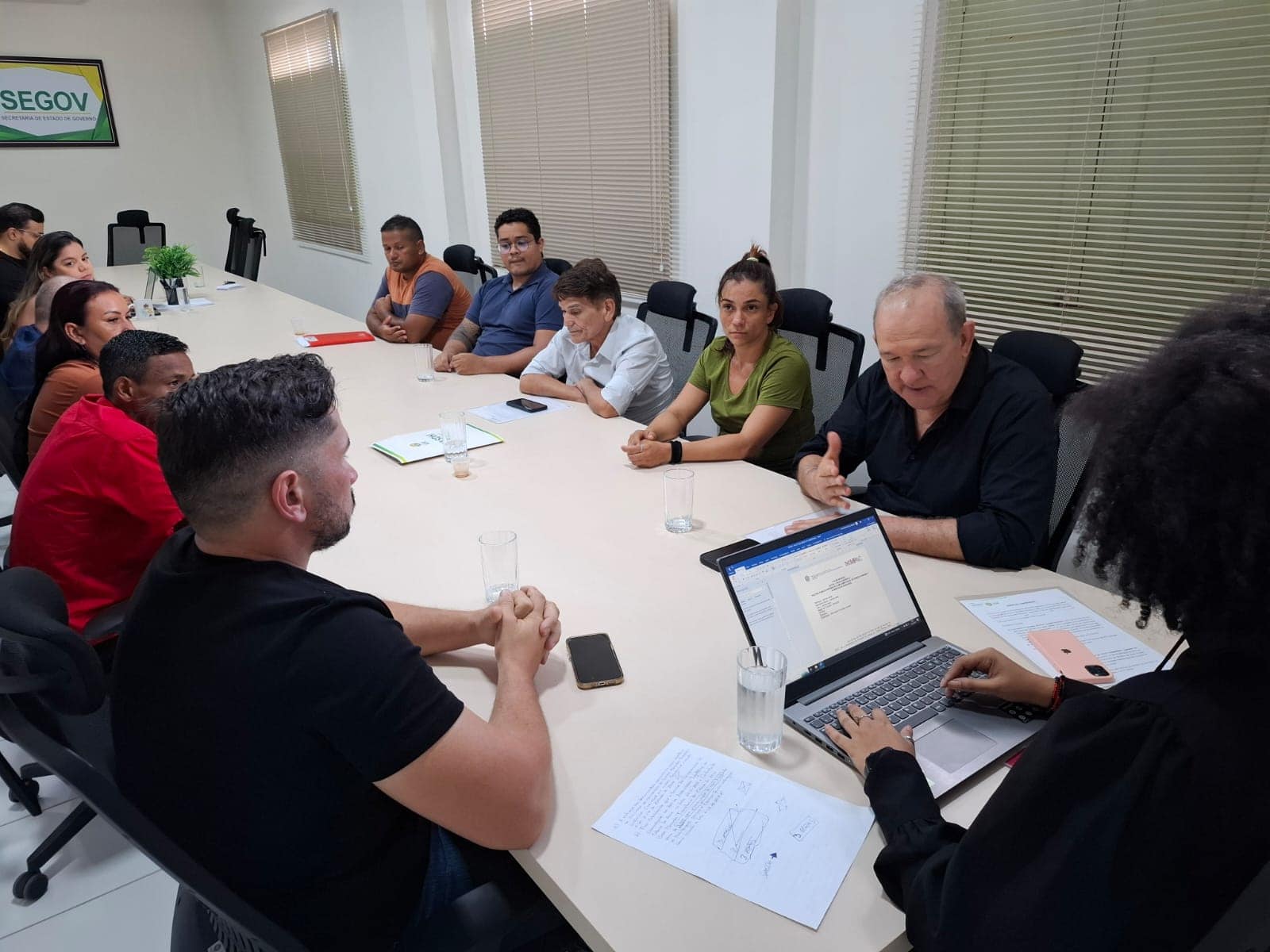 Estado garante aluguel social por 90 dias às famílias acampadas no hall da Assembleia Legislativa do Acre