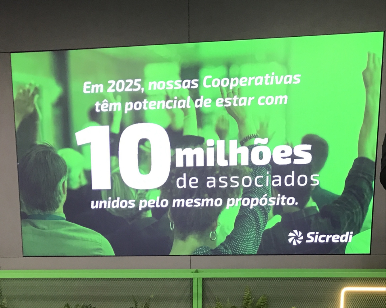 Dê um grande passo financeiro para 2025: dicas para organizar suas finanças com o Sicredi