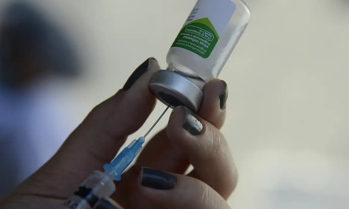 Carnaval pode aumentar casos de complicações respiratórias causadas pela covid-19