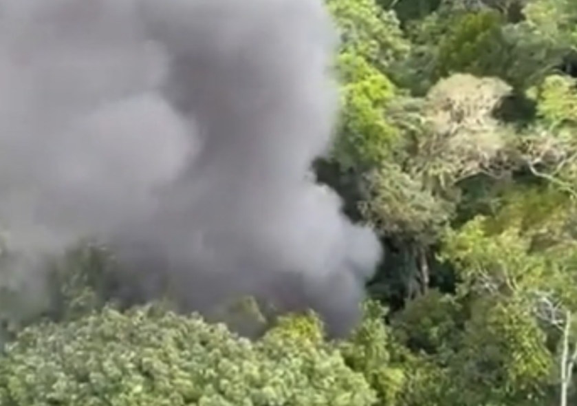 FAB abate avião venezuelano carregado com drogas que entrou ilegalmente no Brasil; dois morreram