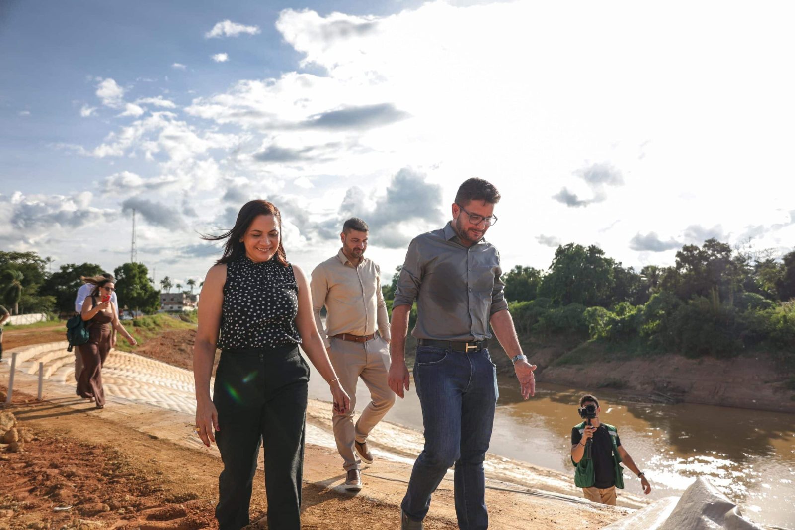 Governador Gladson Cameli e vice-govenadora Mailza Assis visitam obras da Orla do Rio Acre, em Brasileia