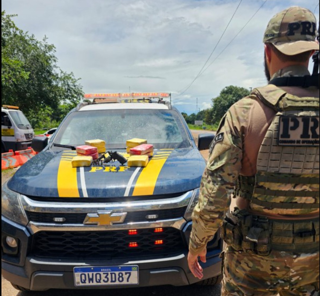 PRF prende três, apreende 10,5kg de cocaína pura e arma municiada durante perseguição na BR-364