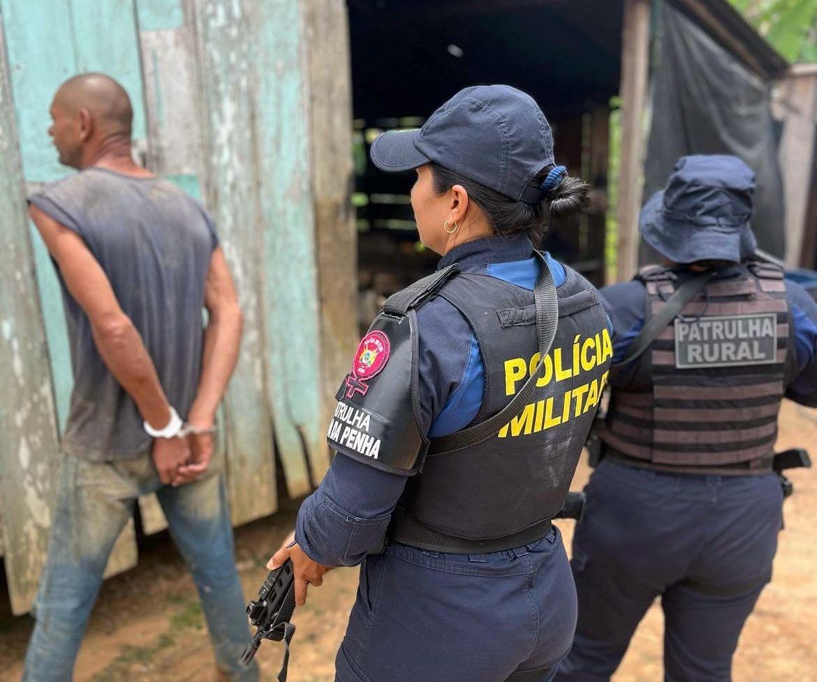 Foragido da Justiça é preso após agredir e dar facada na vagina da mulher, em cidade do Acre