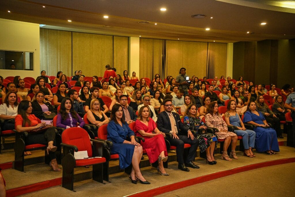 Com concerto da Furiosa, homenagens e discurso do governador Gladson Camelí, PMAC encerra programação do Mês da Mulher