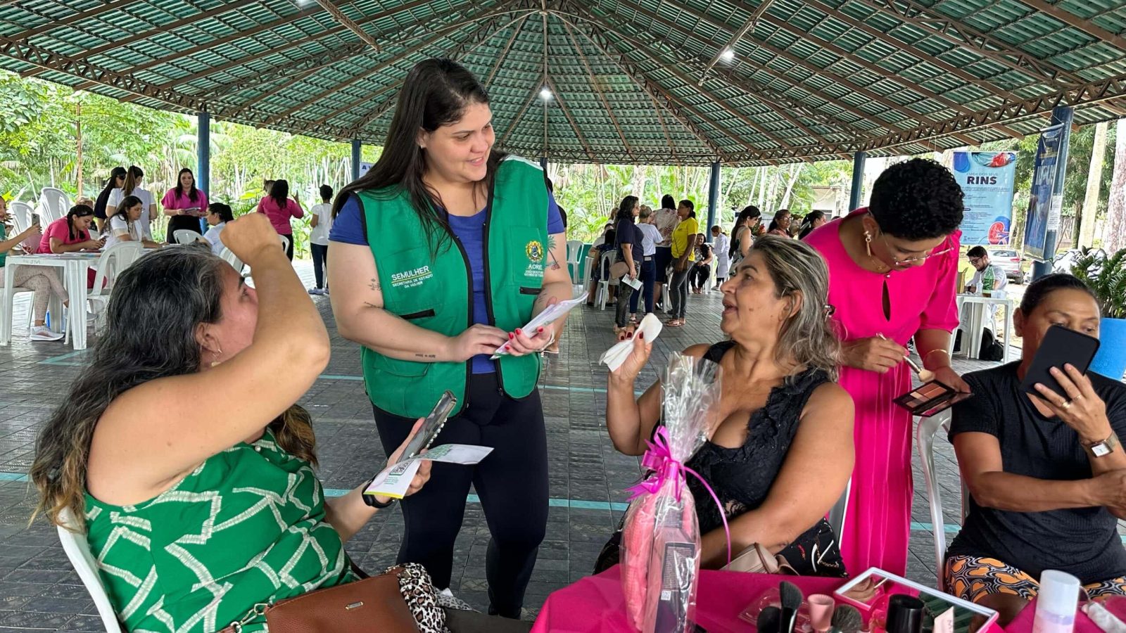 Governo promove atendimento psicológico, jurídico, social e realiza palestra Feminicídio Zero em Rio Branco e Xapuri