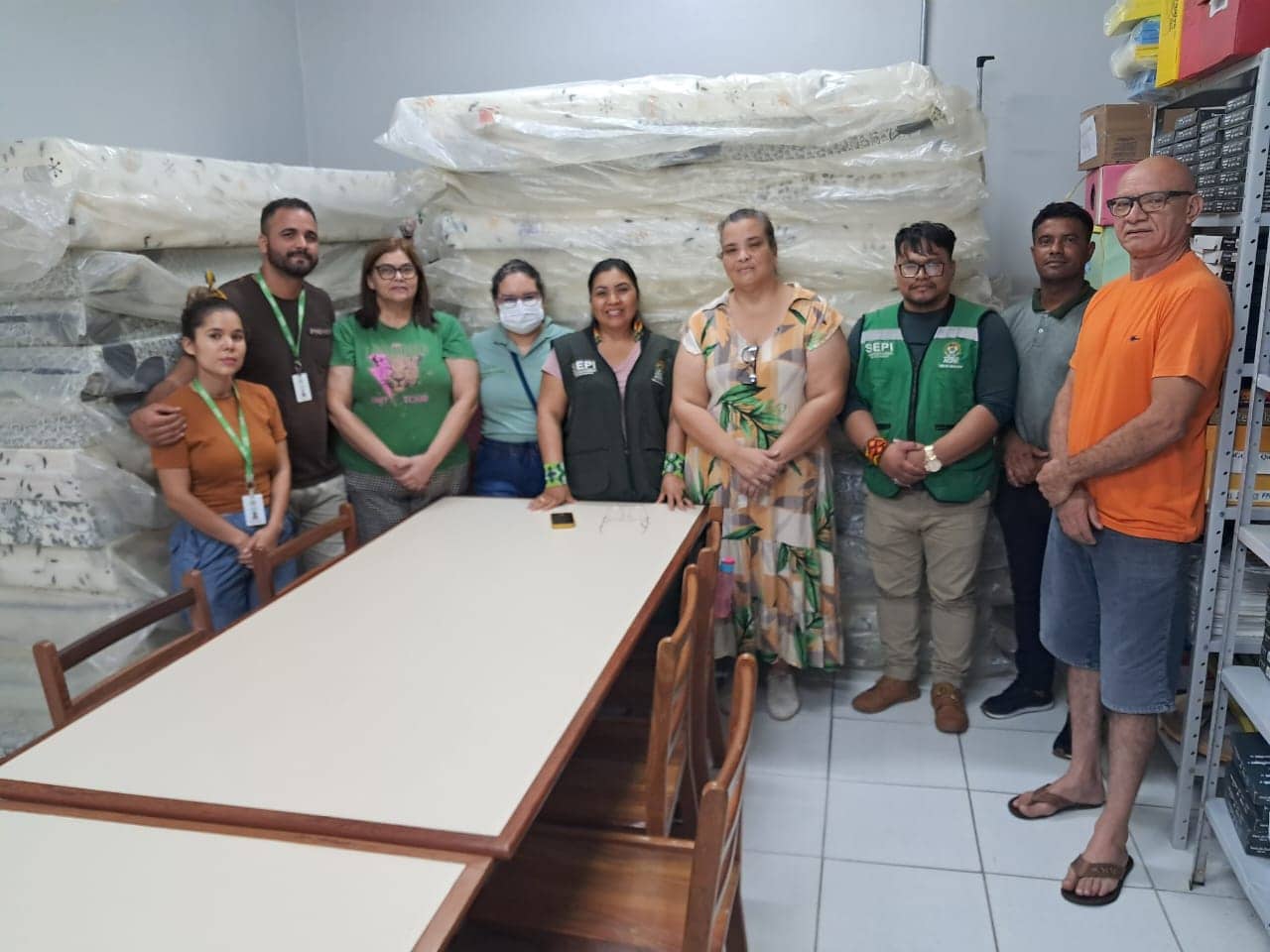 Vice-governadora Mailza organiza plantão social e entrega colchões e alimentos para indígenas desabrigados