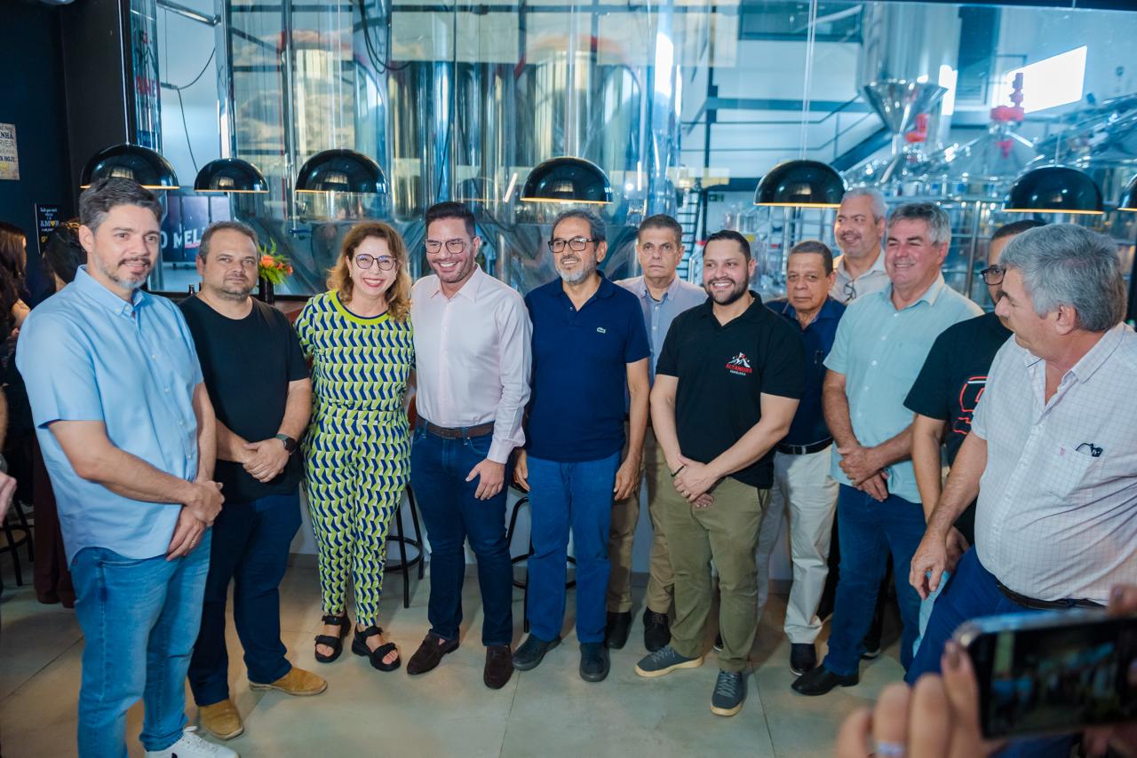 Governador Gladson visita indústria Altaneira e destaca importância do setor cervejeiro no Acre