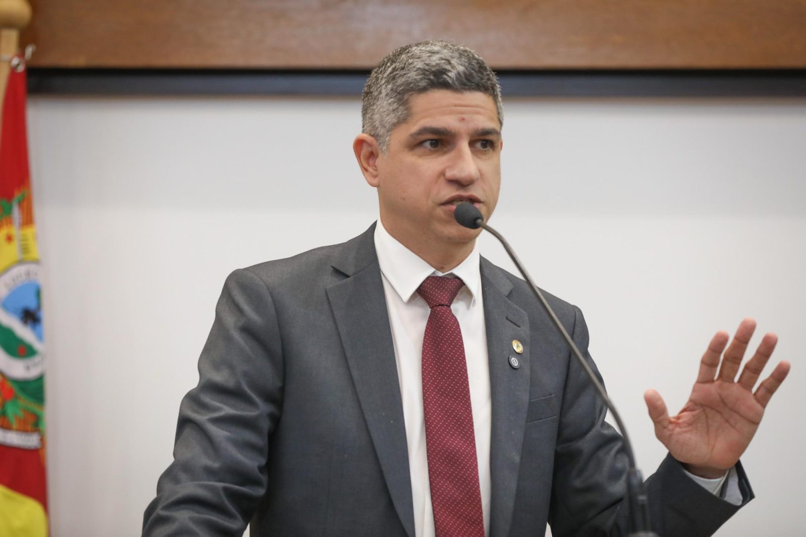 Deputado Fagner Calegário propõe frente parlamentar para combater crimes virtuais no Acre