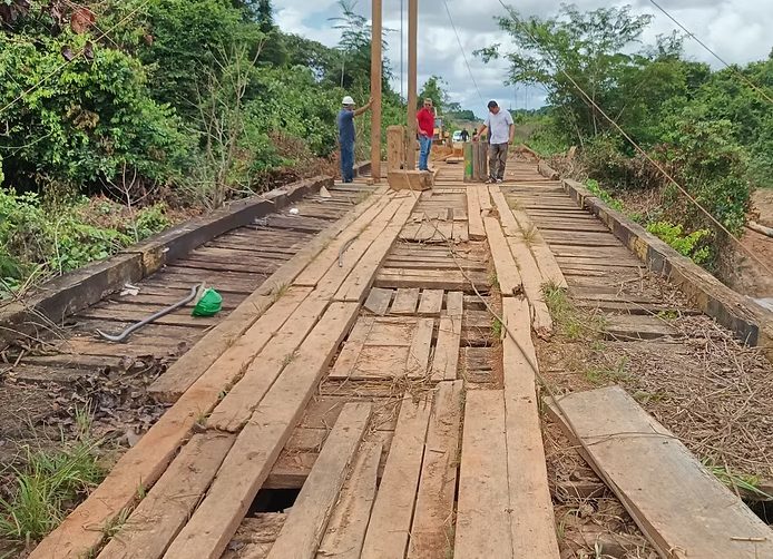 Em Plácido de Castro, início das obras de ponte no Ramal Mendes Carlos I é comemorada por agricultores