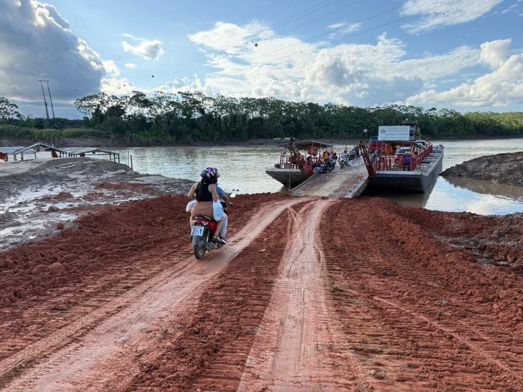Governo do Acre conclui novo acesso e balsa entre Cruzeiro do Sul e Rodrigues Alves volta a operar