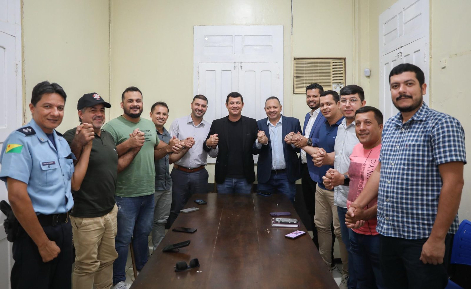 Capixaba recebe visita institucional do presidente da Aleac, Nicolau Júnior, durante caravana pelo interior