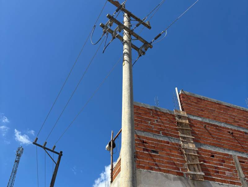 Trabalho seguro próximo à rede elétrica: confira dicas da Energisa para atuar com segurança