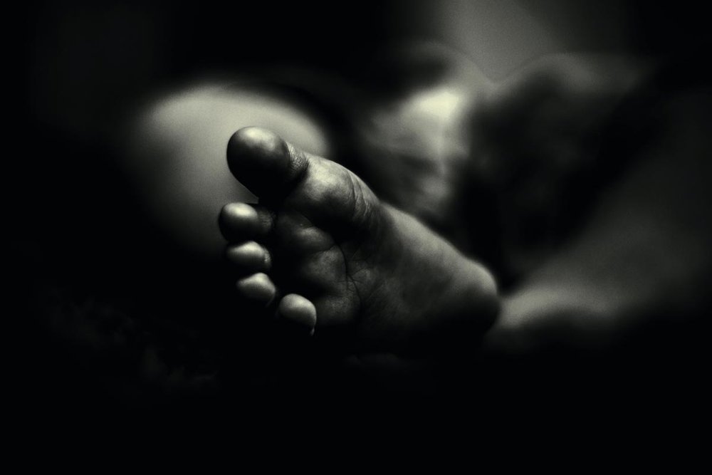 Uma noite de festa que virou tragédia: bebê de 1 ano e 5 meses morre após ser atropelada pelo avô