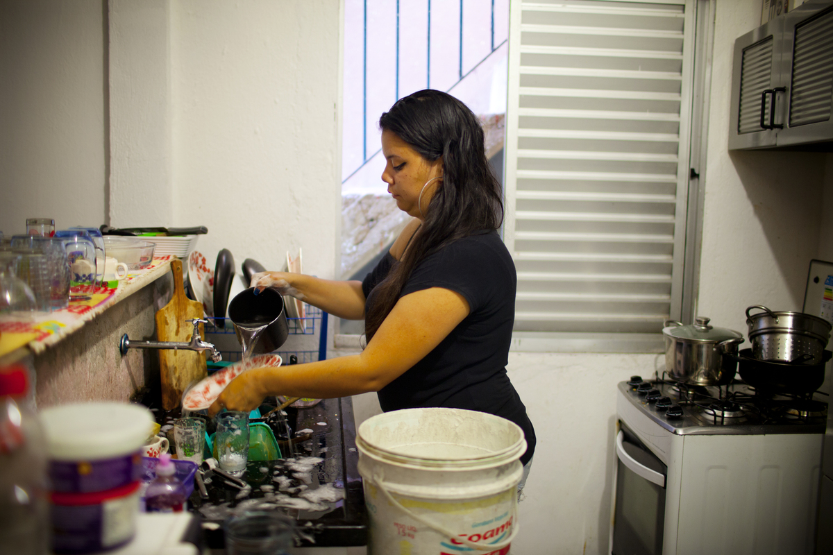 Dia da Trabalhadora Doméstica: uma homenagem a quem move lares com dedicação e força