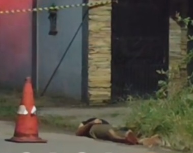 Homem é morto com pelo menos sete facadas no peito em avenida movimentada de Rio Branco