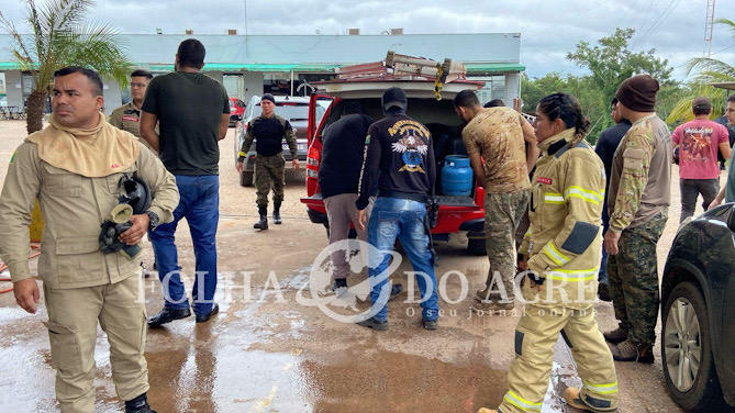 Partida de airsoft em hotel abandonado é interrompida por enxame de abelhas; quinze pessoas ficam feridas