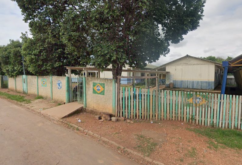 Falta de professores mediadores revolta mães em Plácido de Castro; situação é ainda mais grave em Vila Campinas