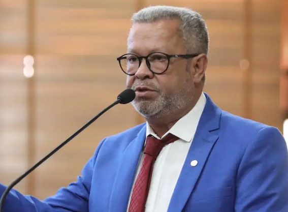 Deputado Afonso Fernandes denuncia invasão em seu telefone e alerta para possíveis golpes