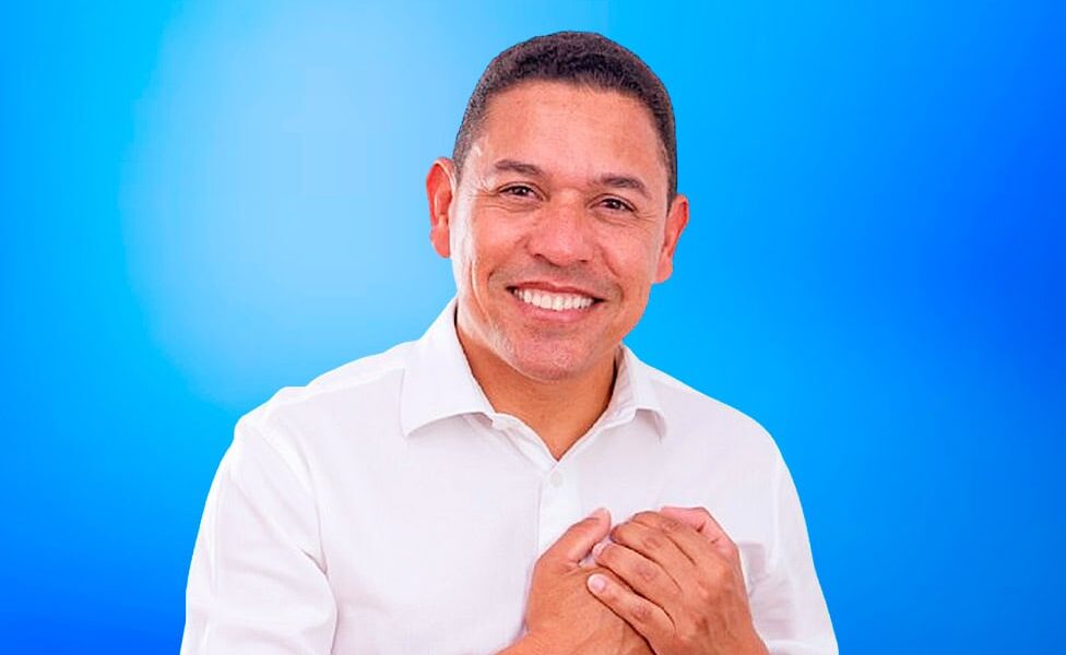 Prefeito de Assis Brasil planeja gastar mais de meio milhão da Educação com salgados e refrigerante em eventos e reuniões