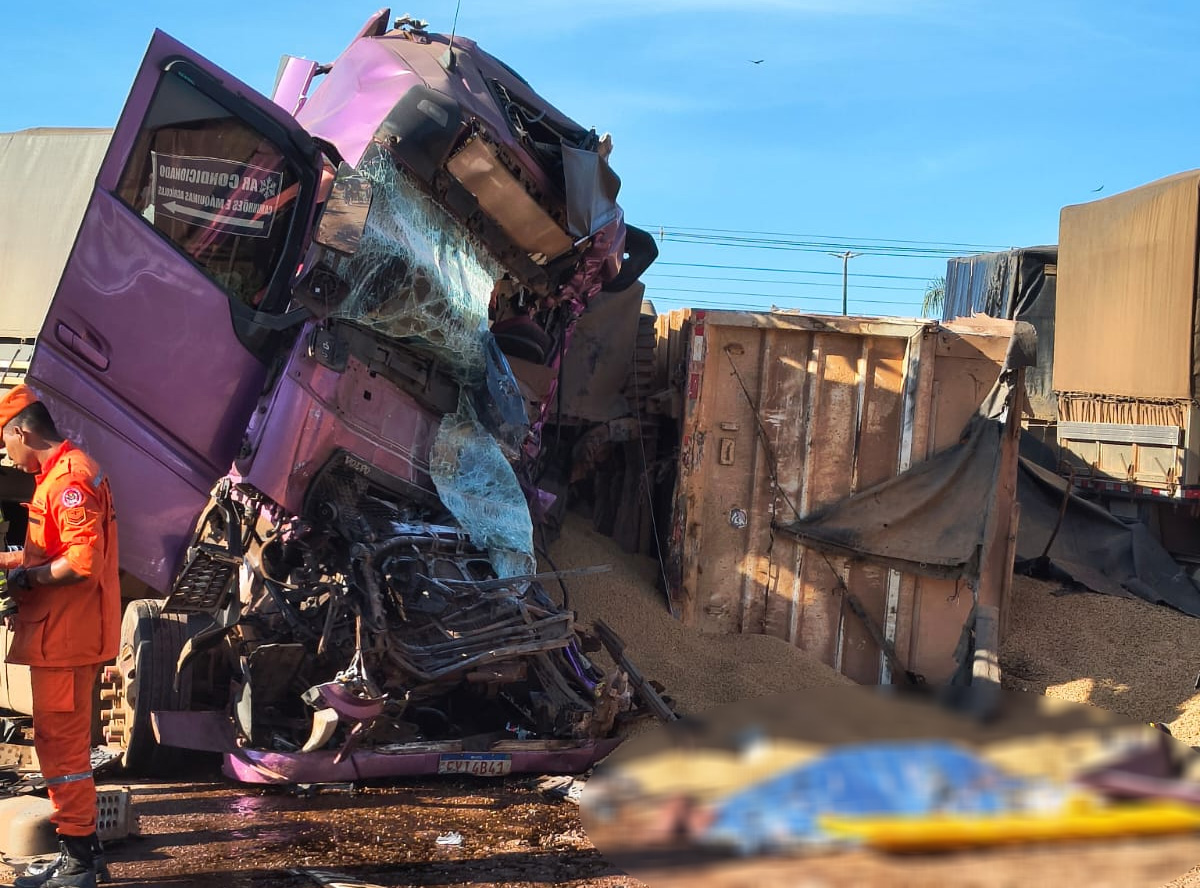 Motorista tem corpo estraçalhado em grave acidente envolvendo três carretas na BR-364