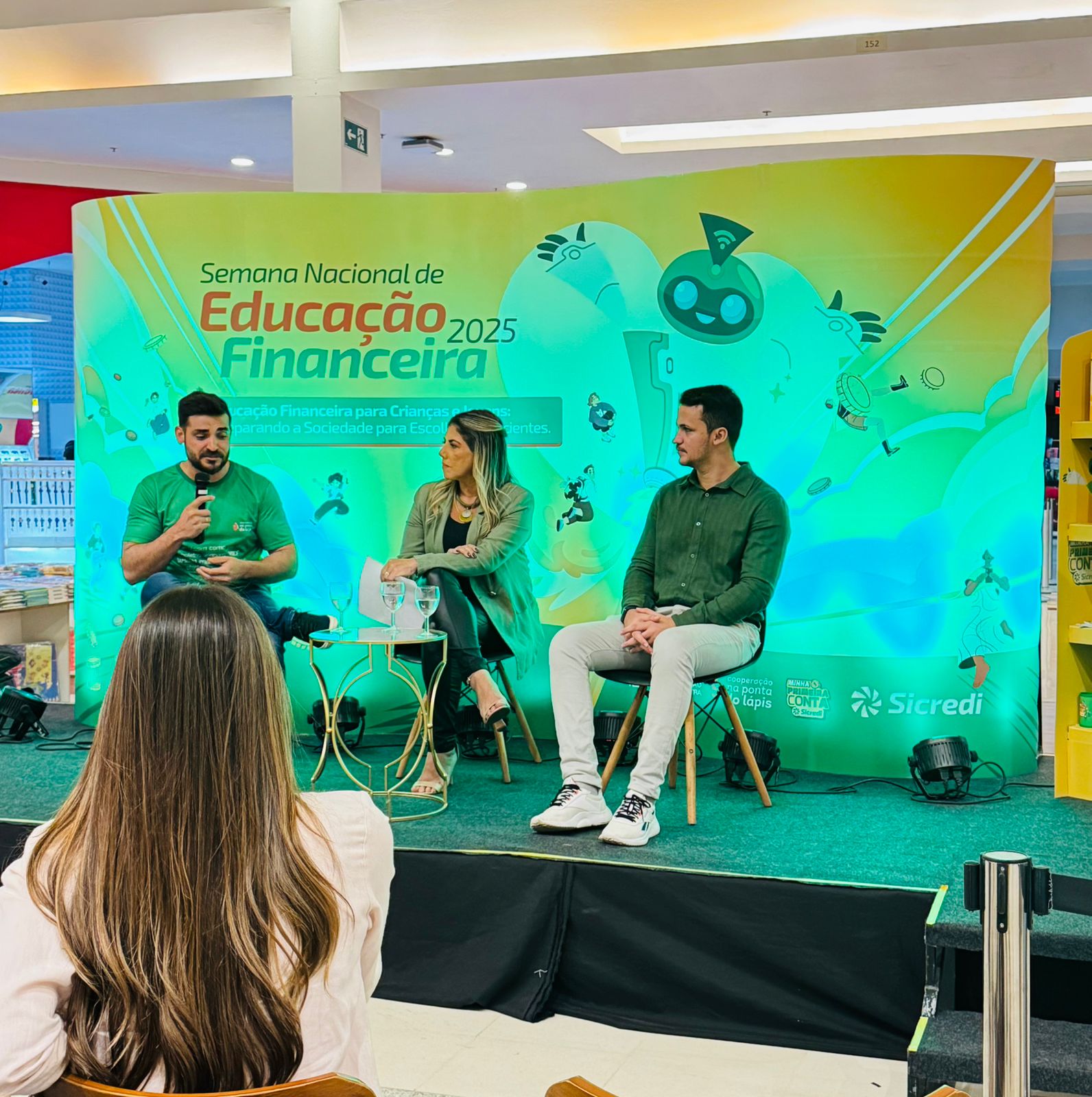 Sicredi abre Semana Nacional de Educação Financeira com roda de conversas no Via Verde Shopping