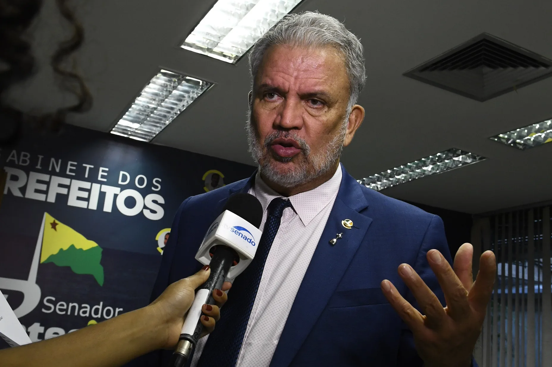 Entre os senadores do Acre, apenas Petecão vota a favor de aumentar número de deputados federais