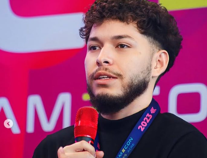 Reconhecimento e expansão: presidente da Federação Acreana de Games vence prêmio como Líder Comunitário