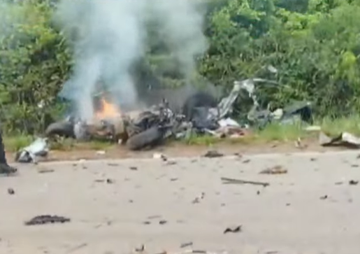 Grave acidente entre carreta e carro de passeio mata uma pessoa e interdita BR-364, próximo a Acrelândia