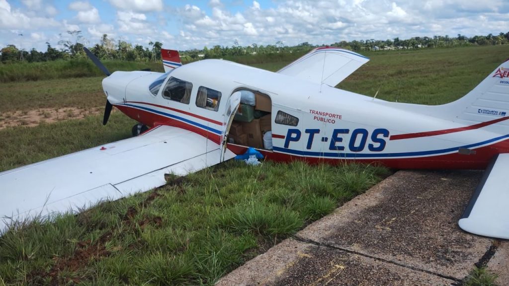 Avião que saiu do Acre com carga sofre pane e tem trem de pouso quebrado ao aterrissar no Amazonas
