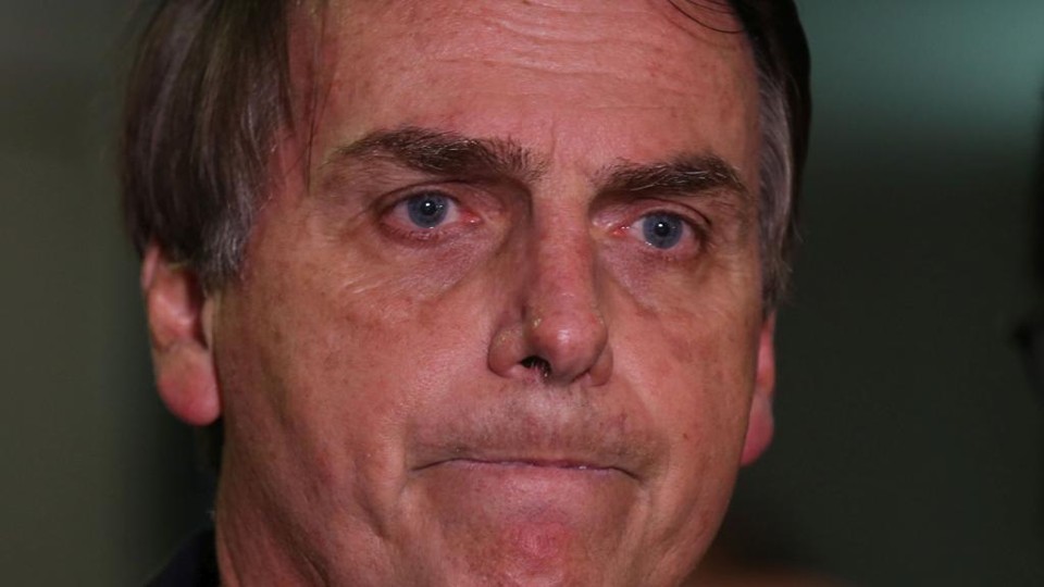 Bolsonaro não se aquieta após cirurgia delicada, passa mal novamente e é diagnosticado com pneumonia viral