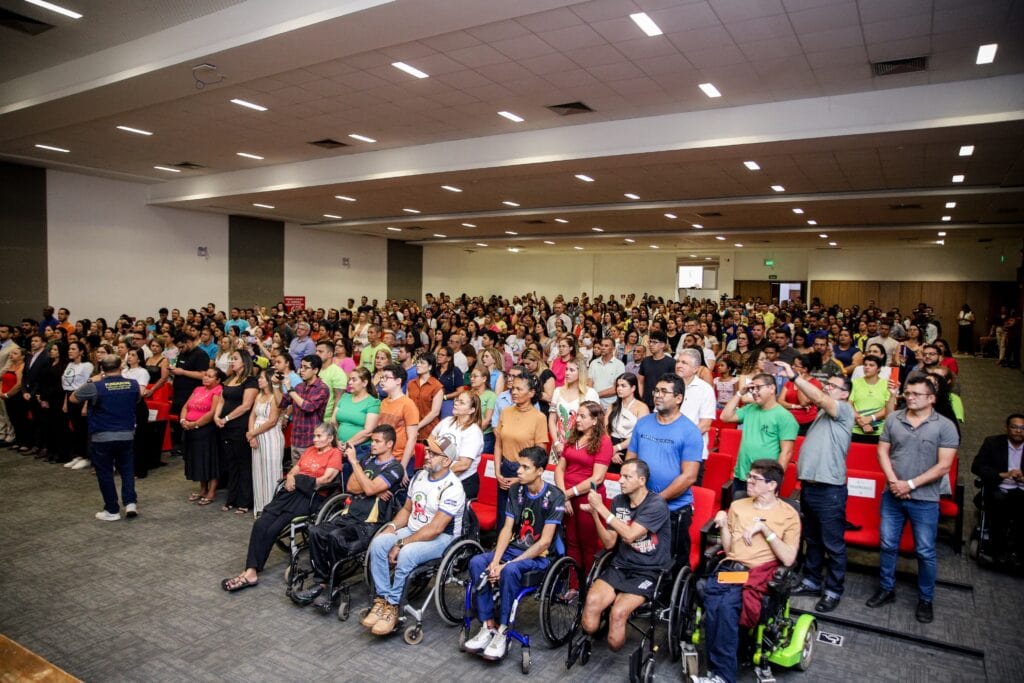 Governo do Acre reúne mais de 500 pessoas em evento sobre inclusão e reabilitação de pessoas com deficiência